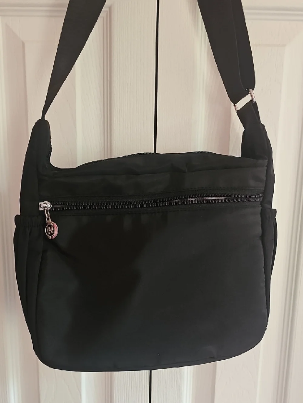 Black Women's Crossbody Bag - Versatile Everyday Shoulder Bag - Picture 4 of 15